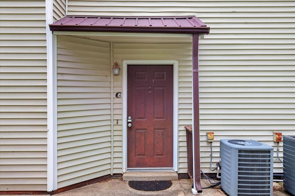 Townhouse for rent at 921 Kingsbury Dr, Clarksville, TN 37040