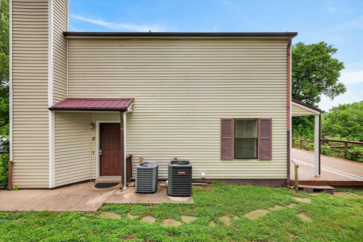 Townhouse for rent at 921 Kingsbury Dr, Clarksville, TN 37040