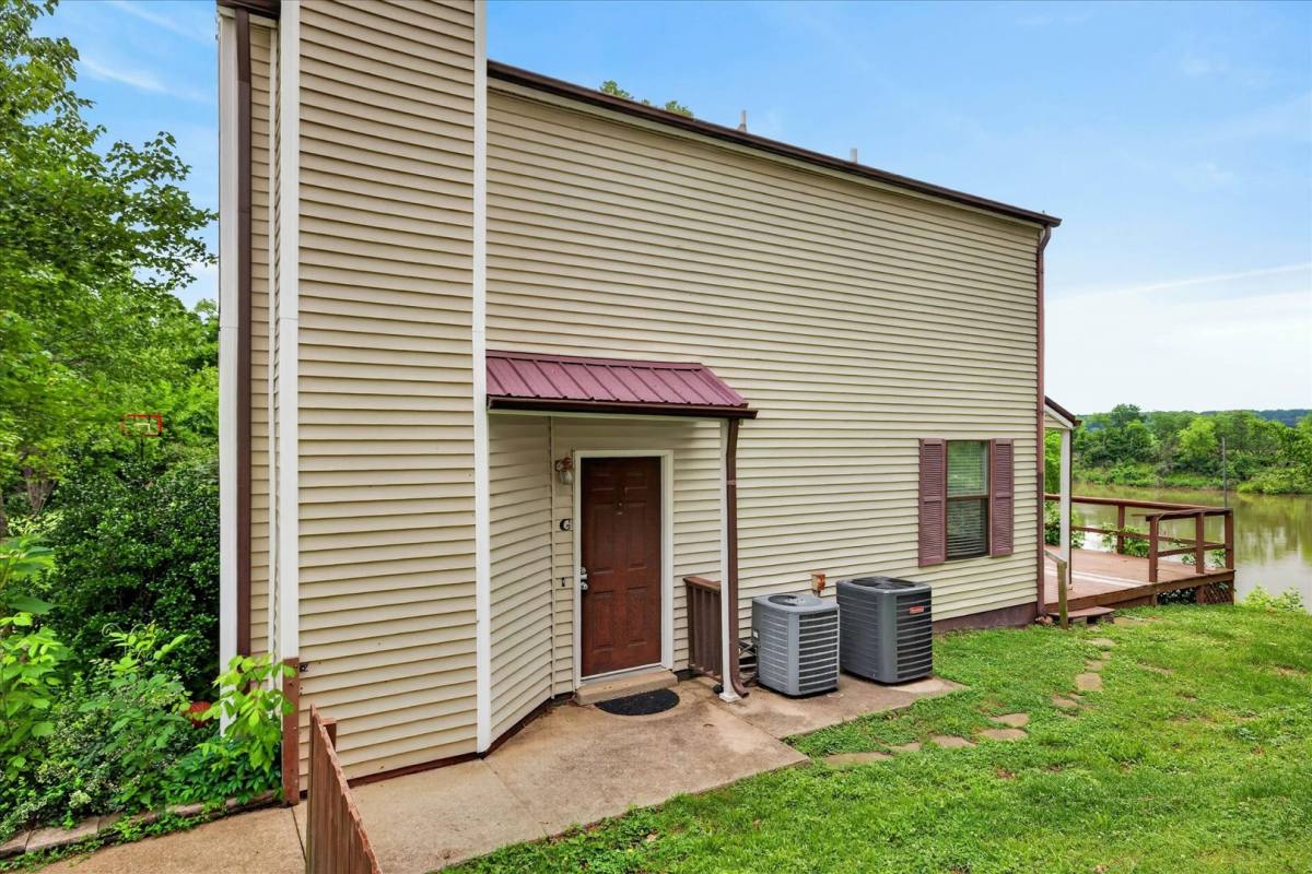 Townhouse for rent at 921 Kingsbury Dr, Clarksville, TN 37040