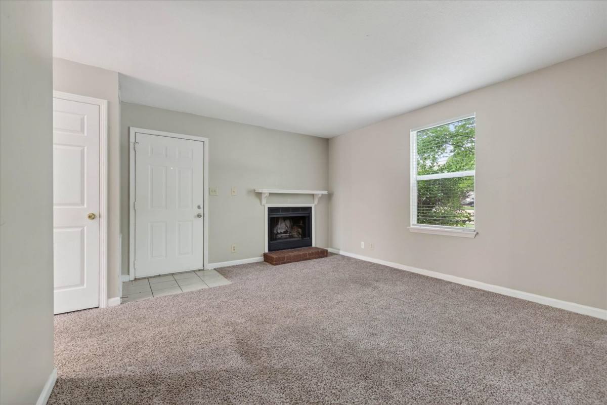 Townhouse for rent at 921 Kingsbury Dr, Clarksville, TN 37040