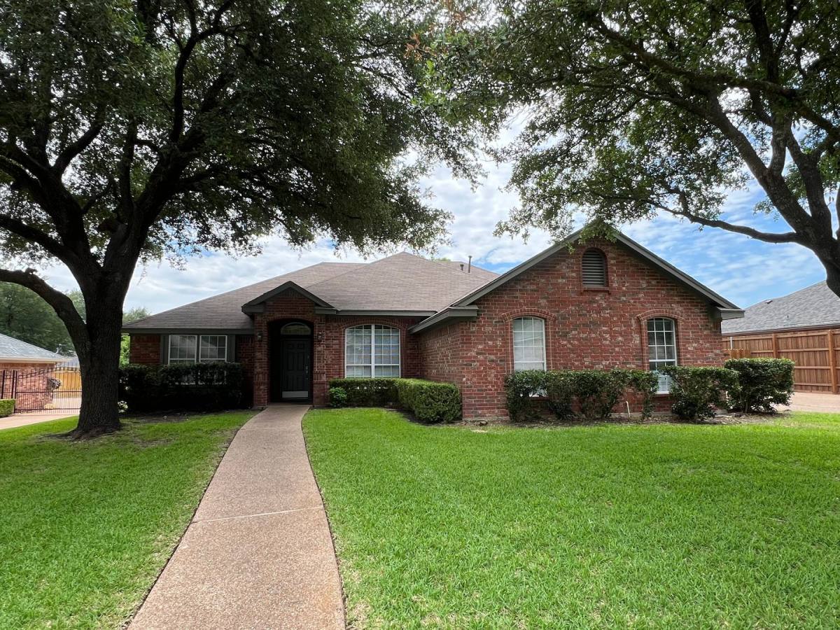 House for rent at 109 E Chapman, Hewitt, TX 76643