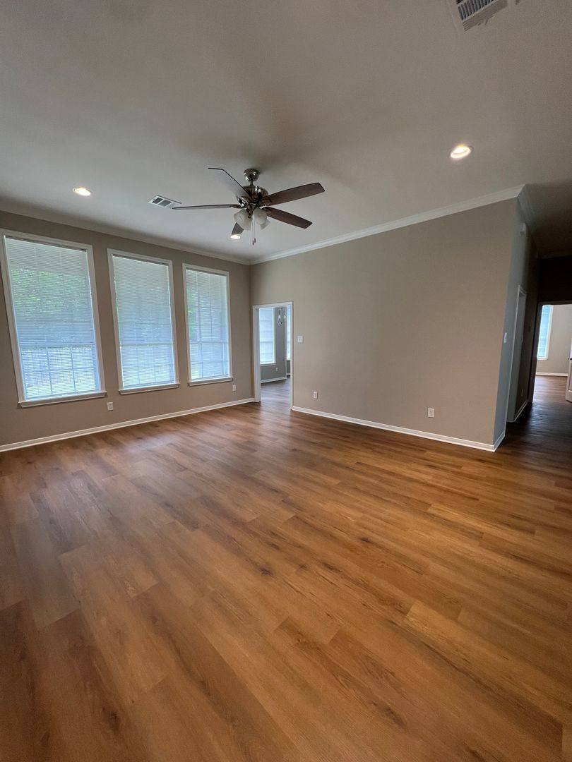 House for rent at 109 E Chapman, Hewitt, TX 76643