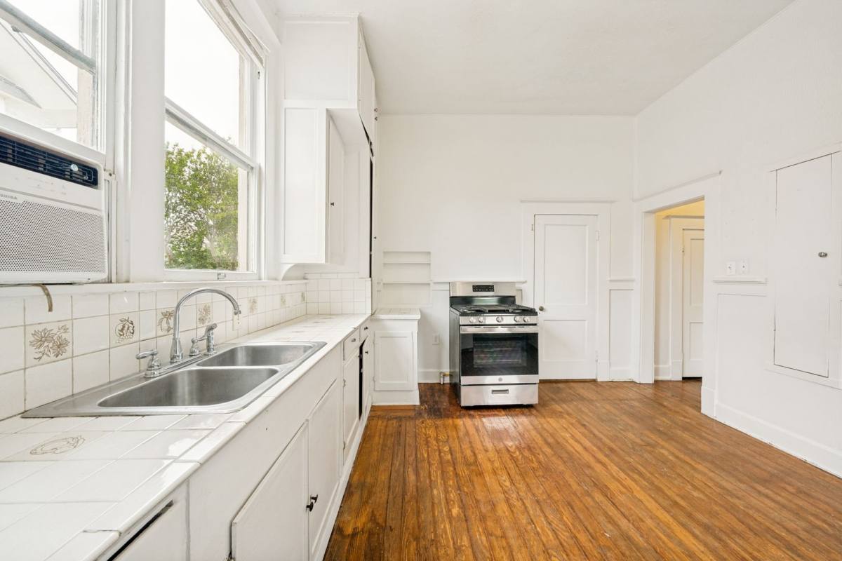 House for rent at 514 E Park Ave, San Antonio, TX 78212