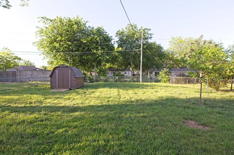 House for rent at 802 22nd St, Plano, TX 75074