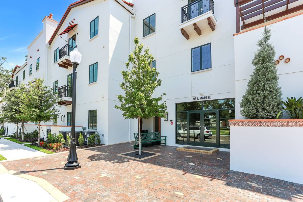 Apartment for rent at 11 E Smith St, Winter Garden, FL 34787