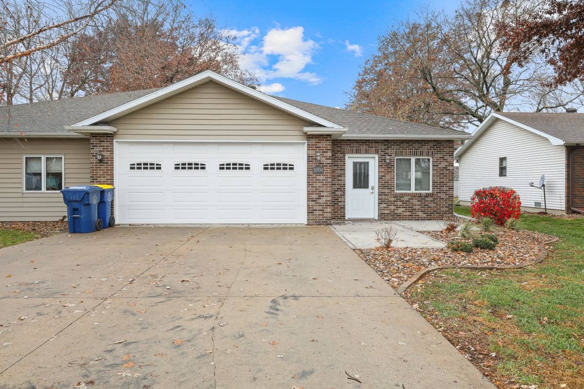 House for rent at 1001 W Fourth St, Pella, IA 50219