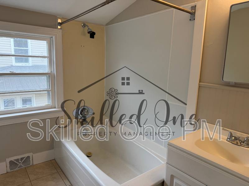 Apartment for rent at 203 Church St #11, Elkin, NC 28621
