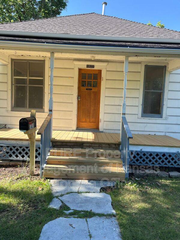 House for rent at 1823 SW 2nd St, Topeka, KS 66606