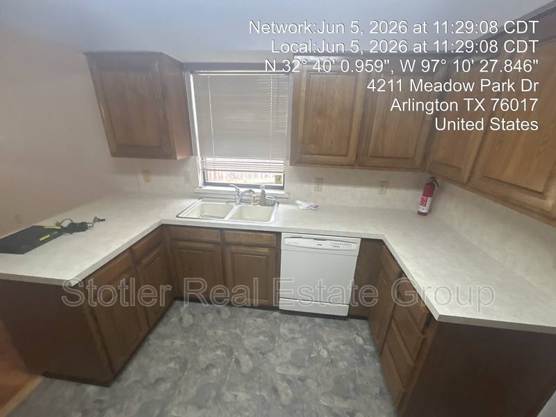 House for rent at 4211 Meadow Park Dr, Arlington, TX 76017