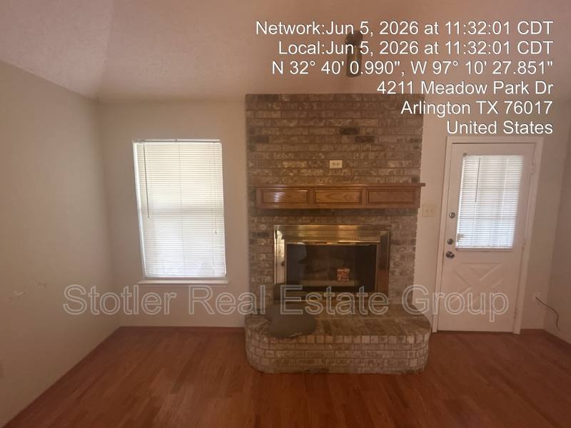 House for rent at 4211 Meadow Park Dr, Arlington, TX 76017