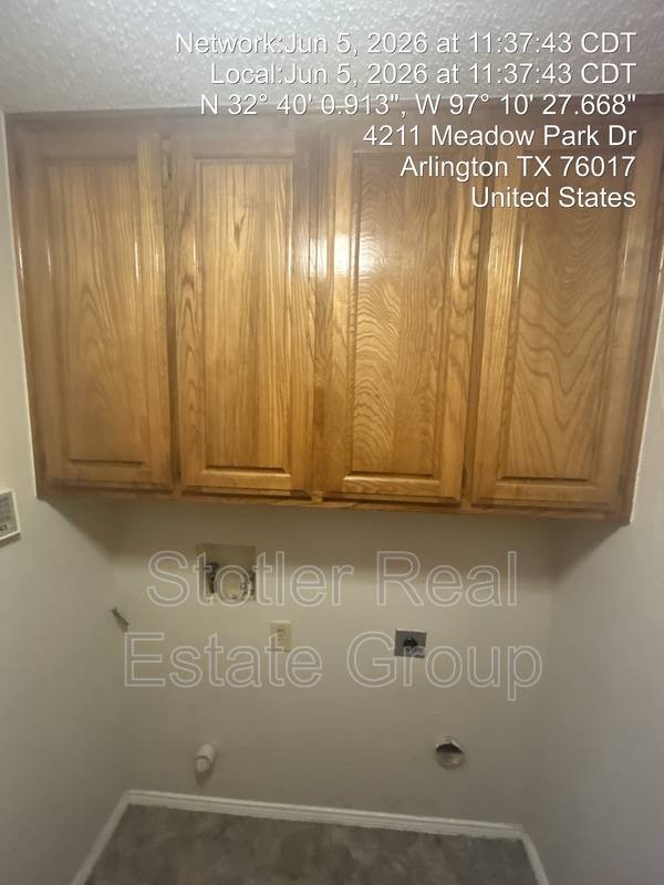 House for rent at 4211 Meadow Park Dr, Arlington, TX 76017