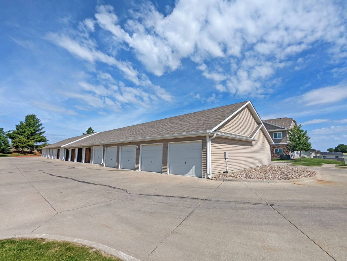 Apartment for rent at 1305 N 6th St, Indianola, IA 50125