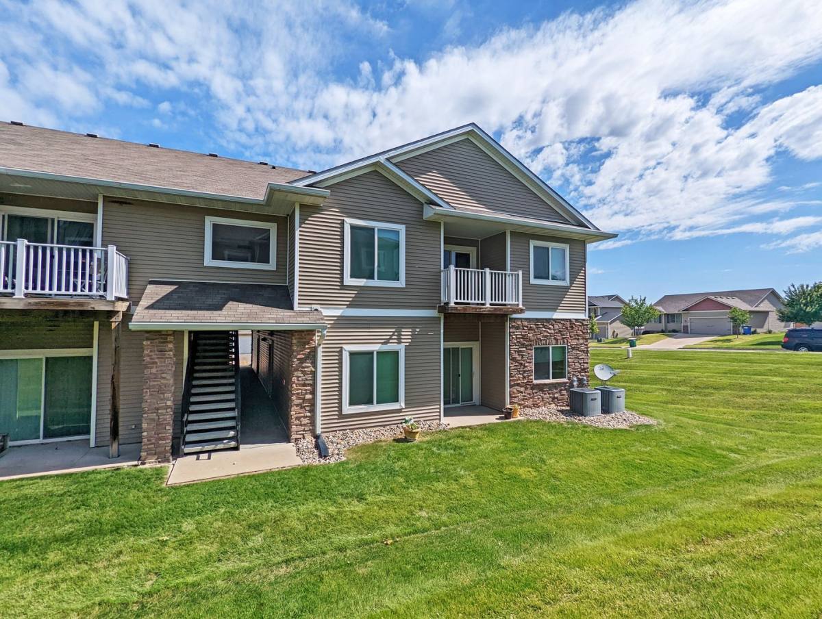 Apartment for rent at 1305 N 6th St, Indianola, IA 50125