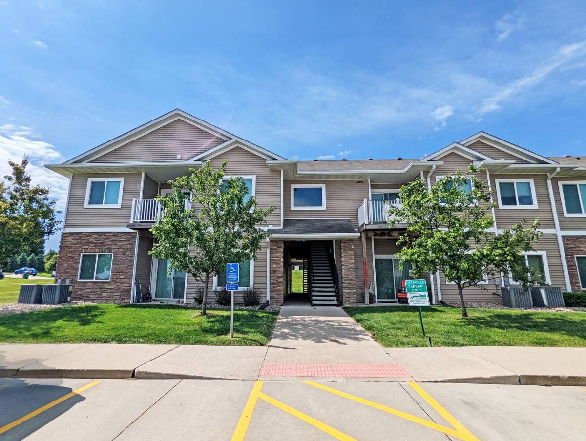 Apartment for rent at 1305 N 6th St, Indianola, IA 50125