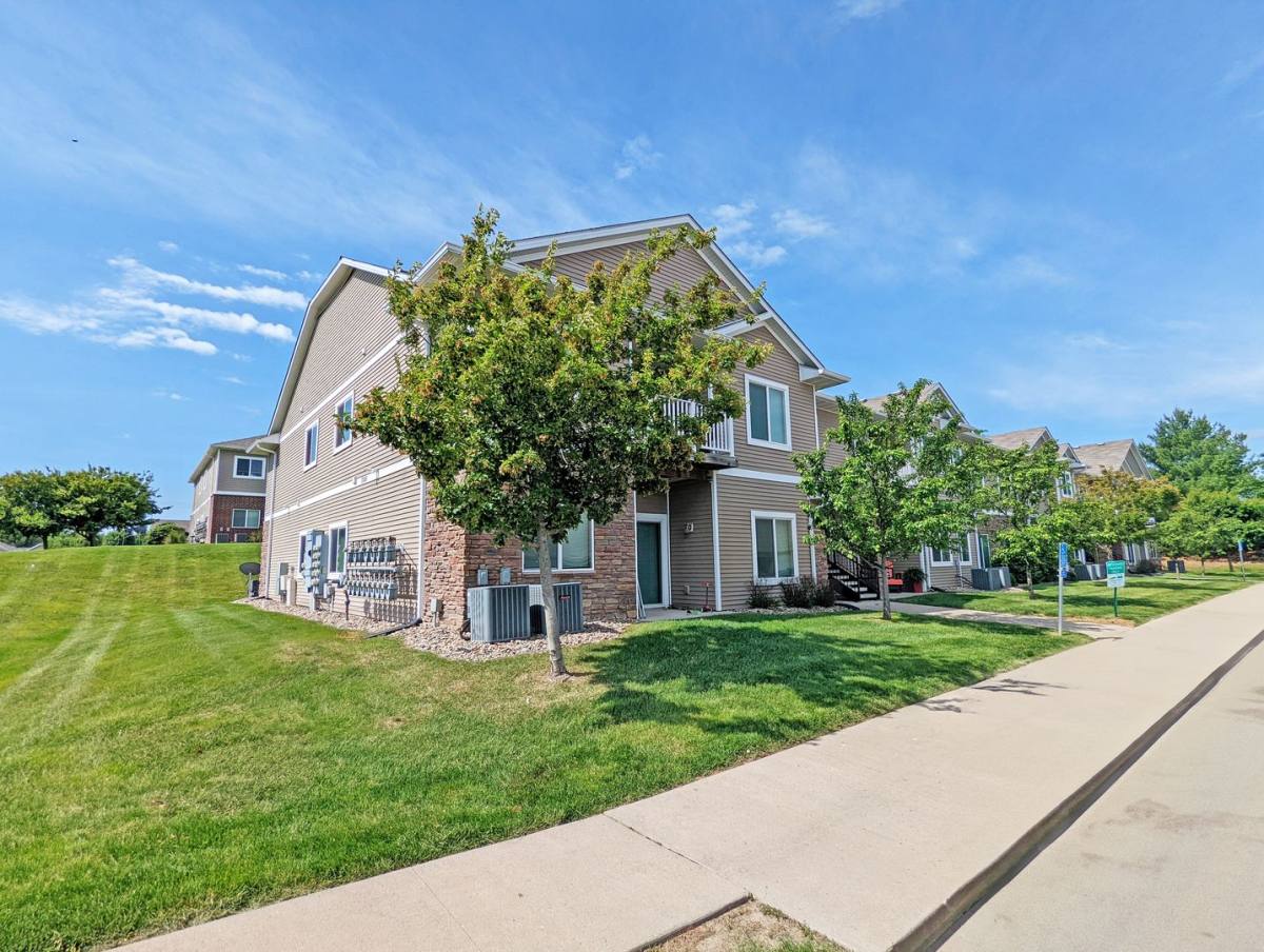 Apartment for rent at 1305 N 6th St, Indianola, IA 50125