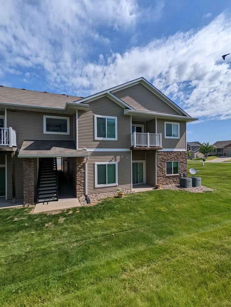 Apartment for rent at 1305 N 6th St, Indianola, IA 50125