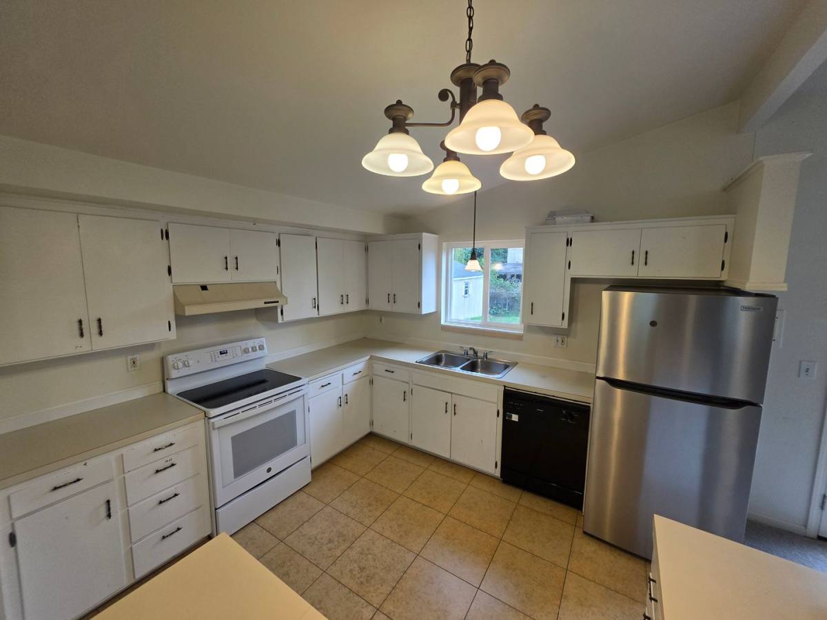 House for rent at 4516 188th St SW, Lynnwood, WA 98037