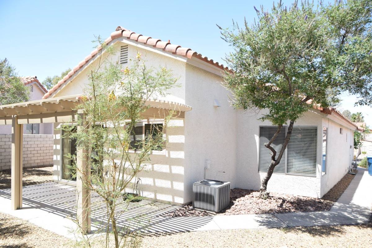 House for rent at 701 Inglenook Dr, Las Vegas, NV 89123
