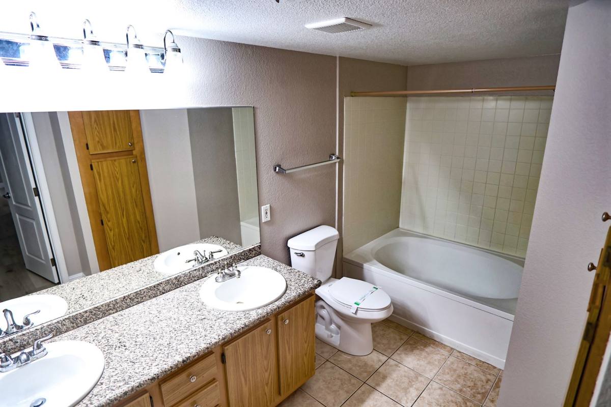 Condo for rent at 5055 W Hacienda Ave, Las Vegas, NV 89118