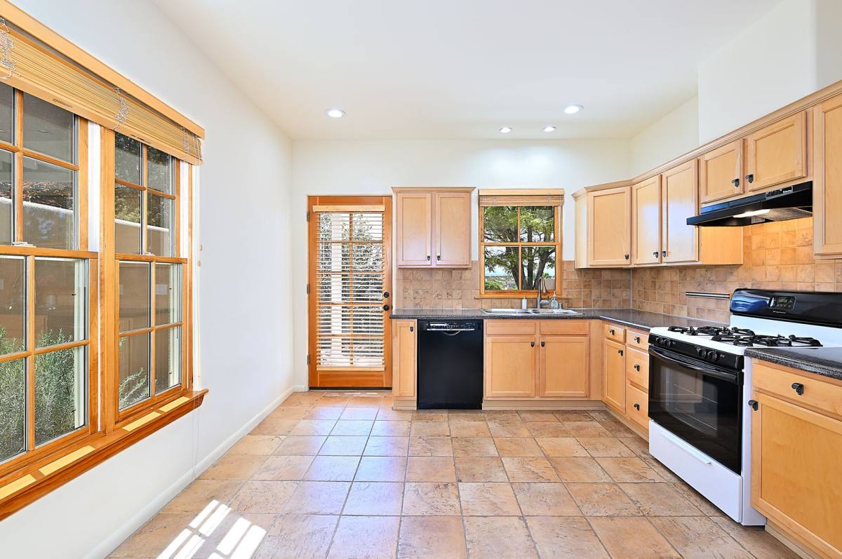 Townhouse for rent at 3 Calle Festiva, Santa Fe, NM 87507