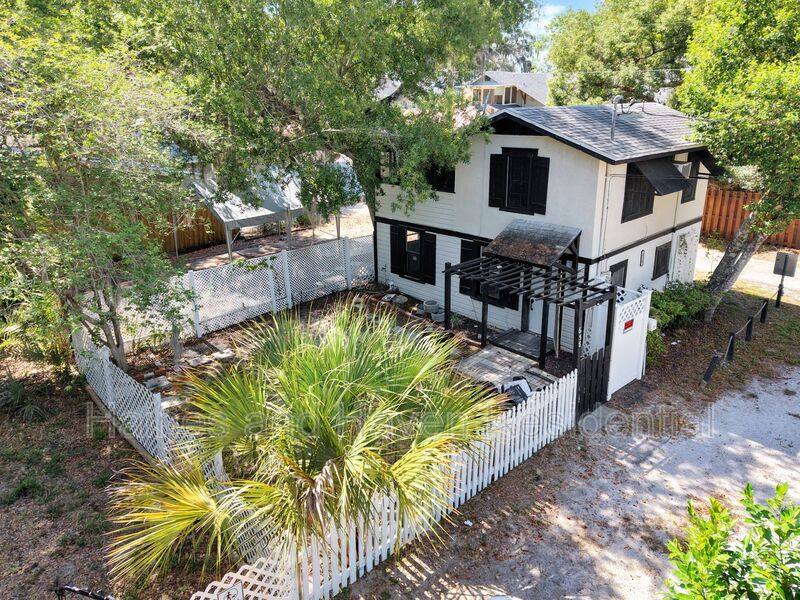 Apartment for rent at 658 Ave B NW, Winter Haven, FL 33881