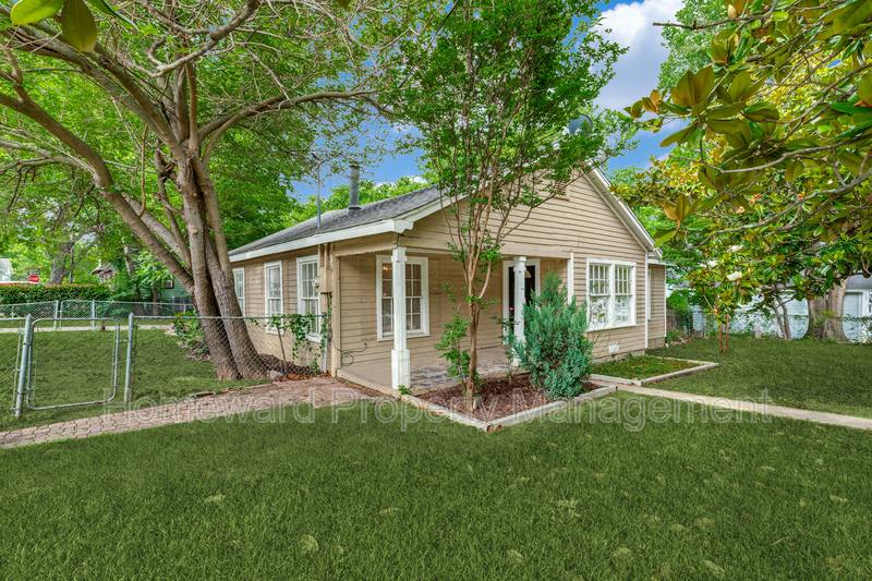 House for rent at 901 W Virginia St, McKinney, TX 75069
