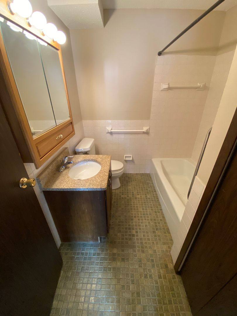 Apartment for rent at 5243-5287 Eden Rd, Mound, MN 55364
