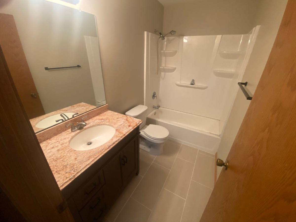 Apartment for rent at 5243-5287 Eden Rd, Mound, MN 55364