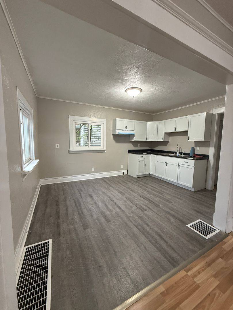 House for rent at 1568 W Franklin St #1, Elkhart, IN 46516