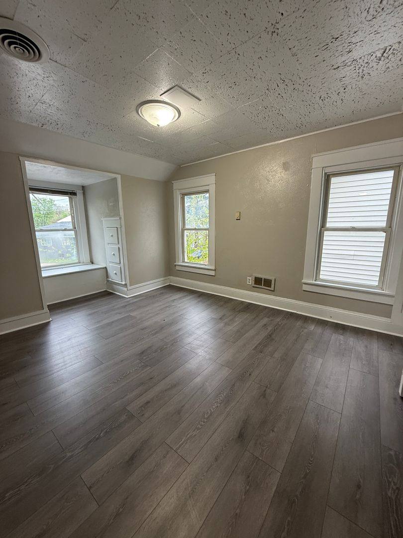House for rent at 1568 W Franklin St #1, Elkhart, IN 46516