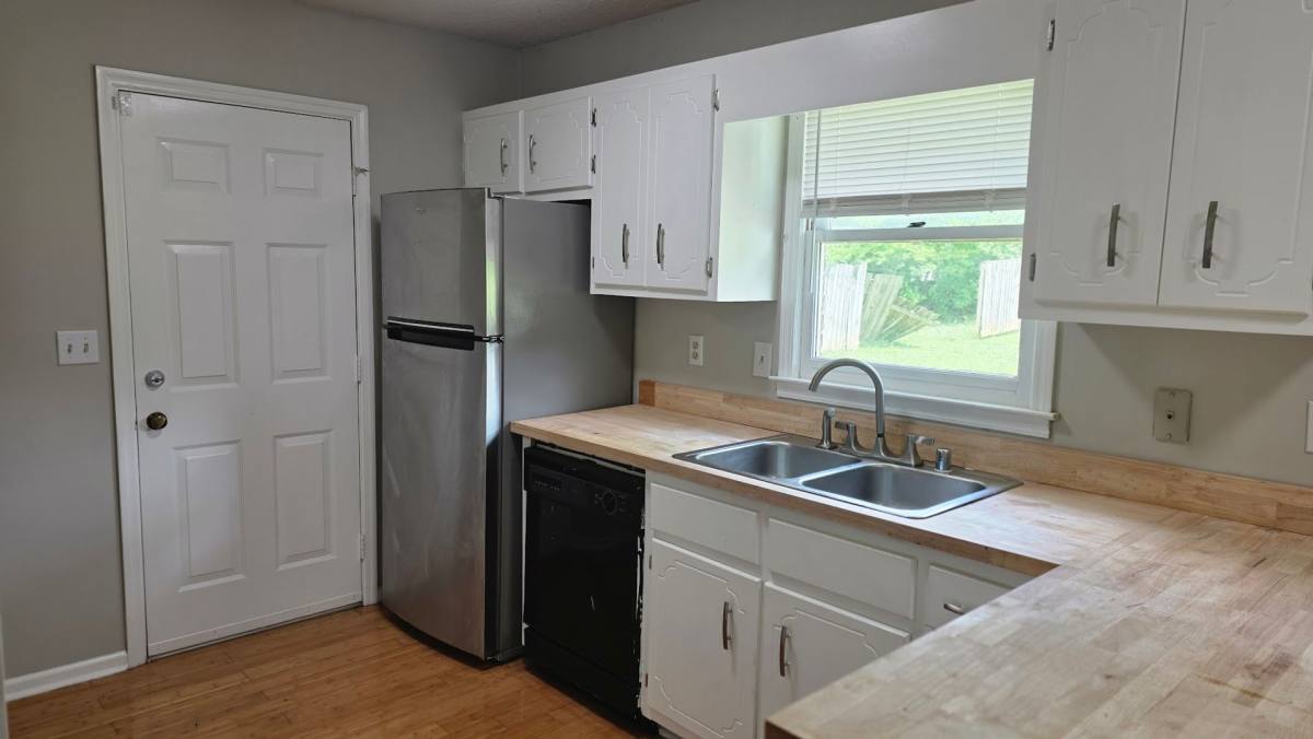 House for rent at 6000 Cherokee Hill Dr NW, Huntsville, AL 35810