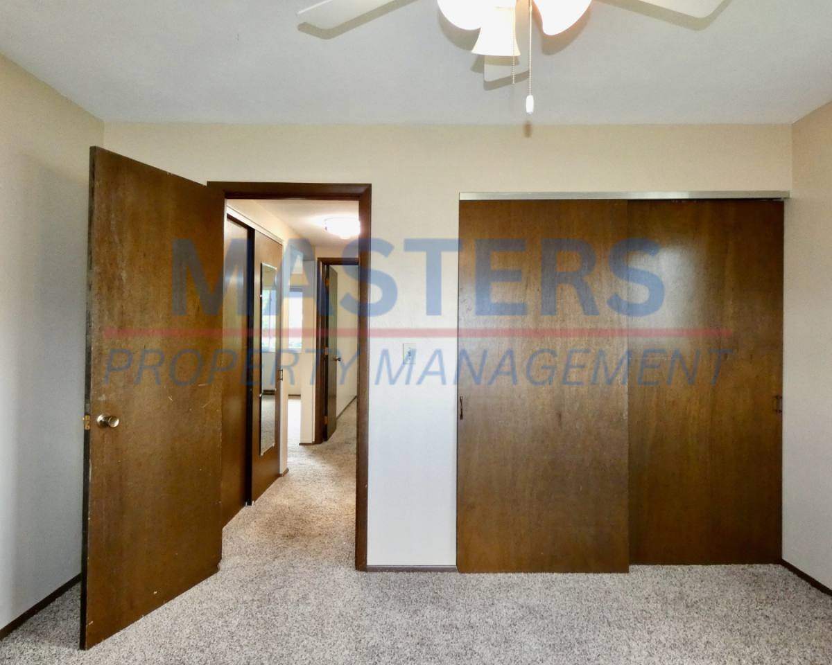 Apartment for rent at 135 Edgewood Dr, Perrysburg, OH 43551