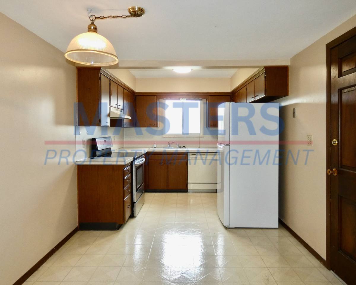 Apartment for rent at 135 Edgewood Dr, Perrysburg, OH 43551