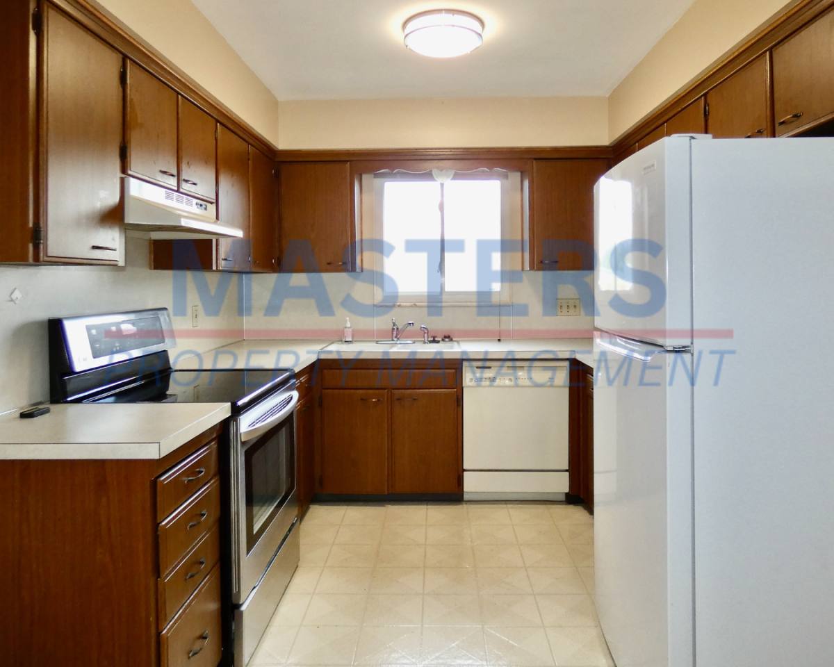 Apartment for rent at 135 Edgewood Dr, Perrysburg, OH 43551