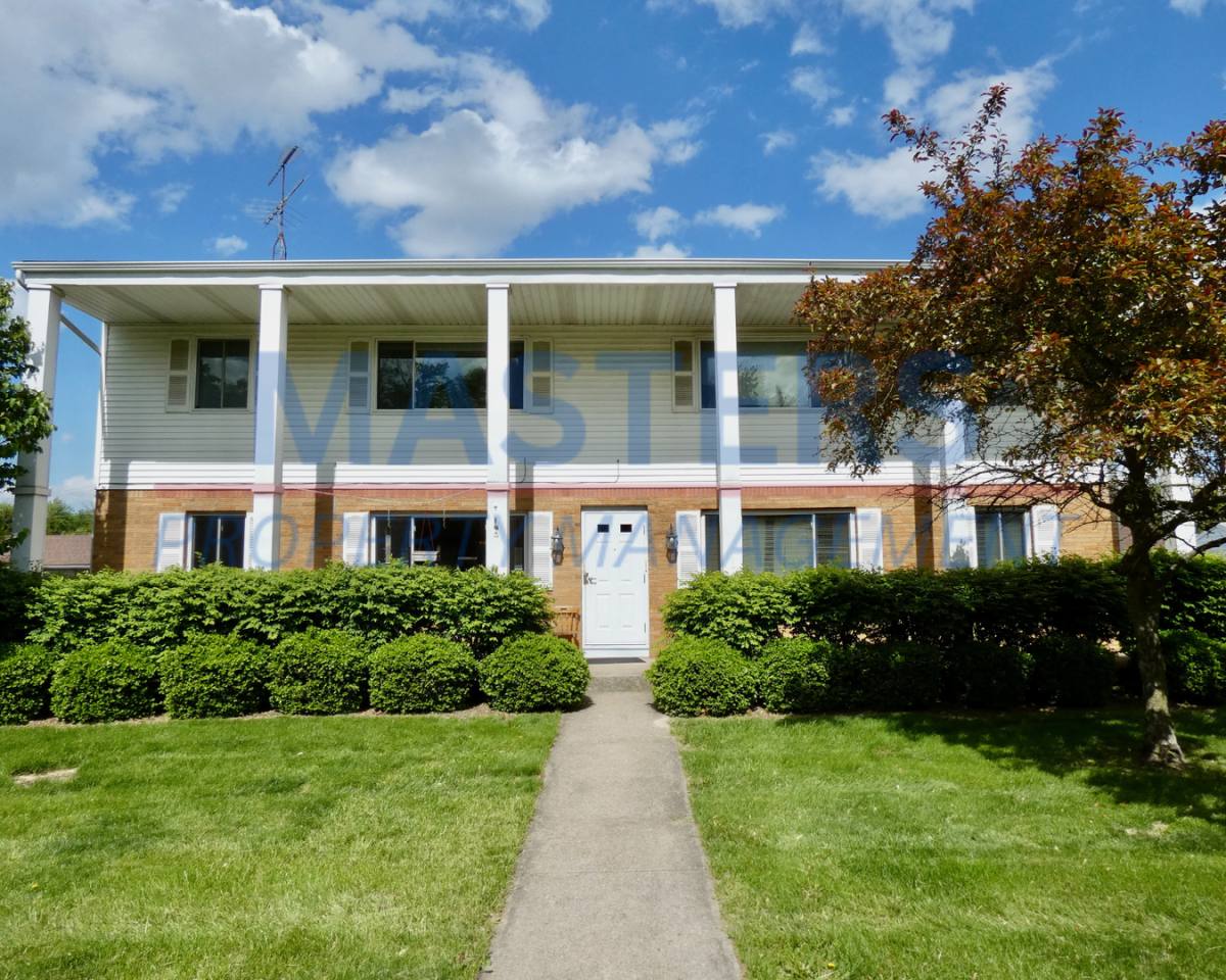 Apartment for rent at 135 Edgewood Dr, Perrysburg, OH 43551