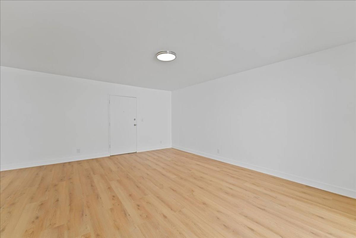 Apartment for rent at 6615 Franklin Ave #323, Los Angeles, CA 90028