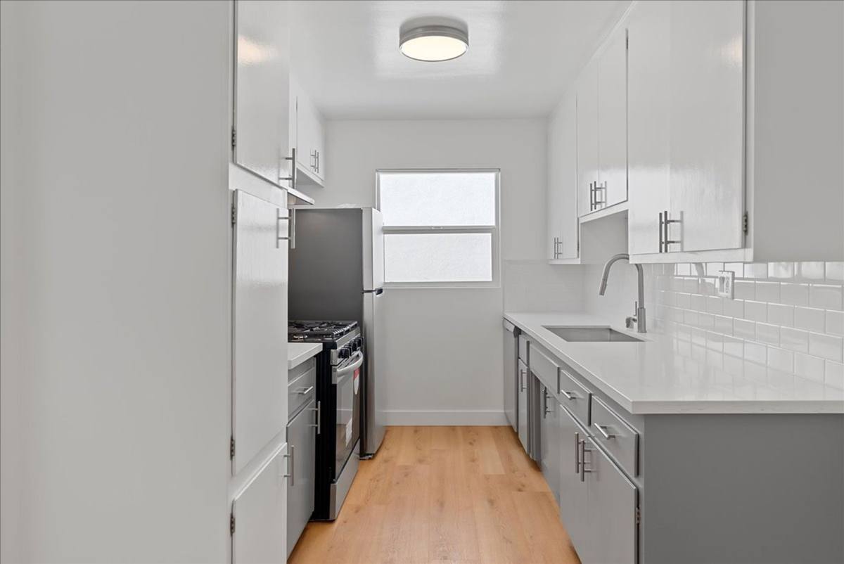 Apartment for rent at 6615 Franklin Ave #323, Los Angeles, CA 90028