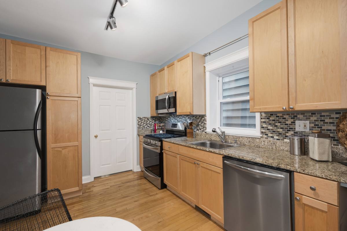 Condo for rent at 3805 N Ravenswood, Chicago, IL 60613