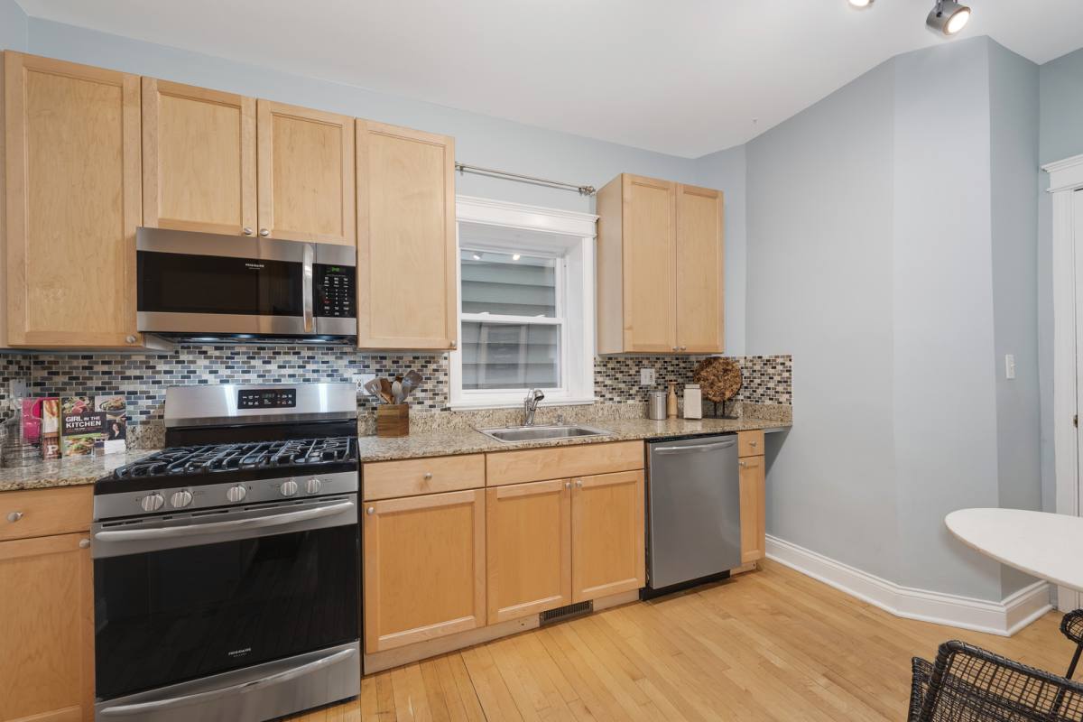 Condo for rent at 3805 N Ravenswood, Chicago, IL 60613