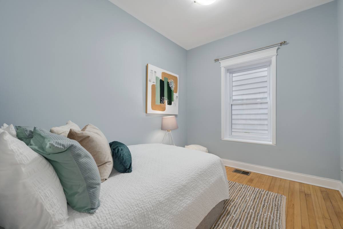 Condo for rent at 3805 N Ravenswood, Chicago, IL 60613