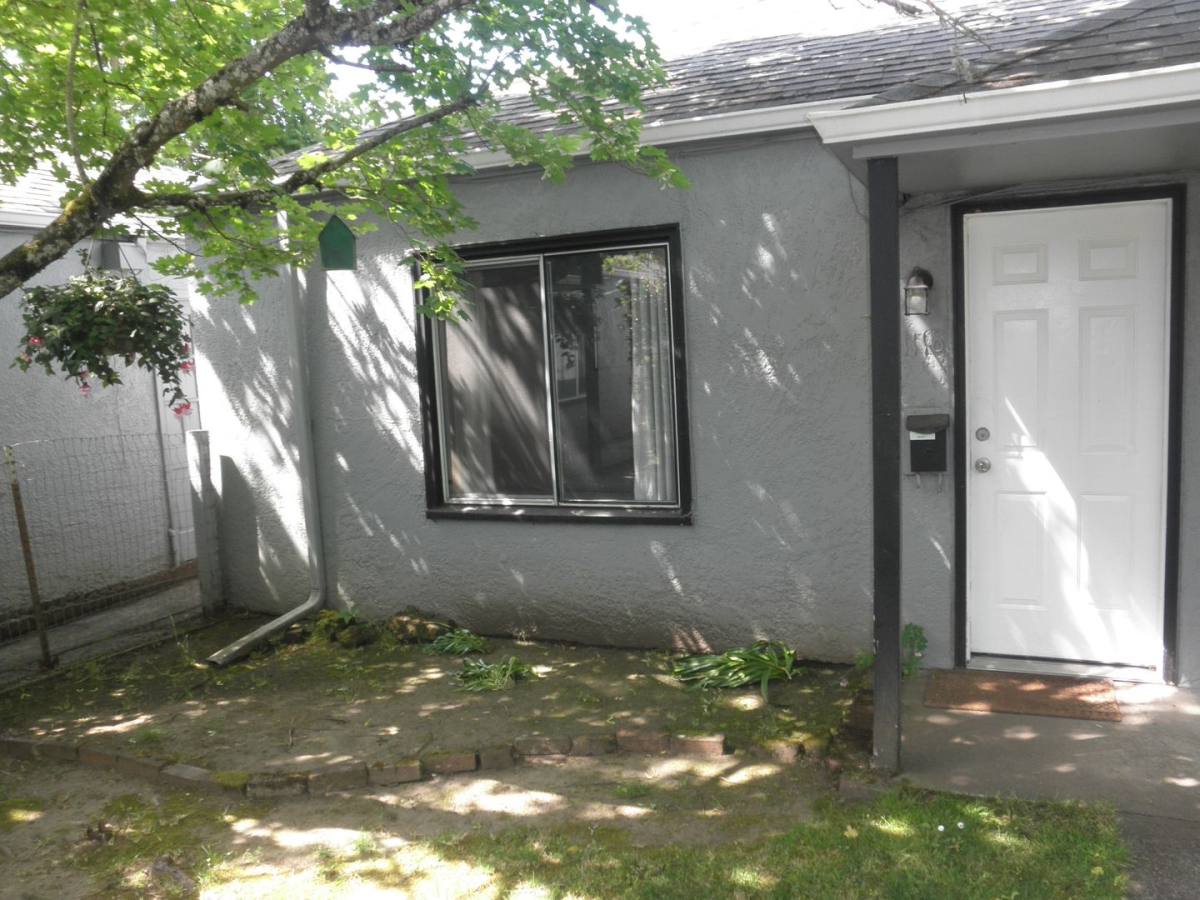 House for rent at 1118 3rd St NW, Salem, OR 97304