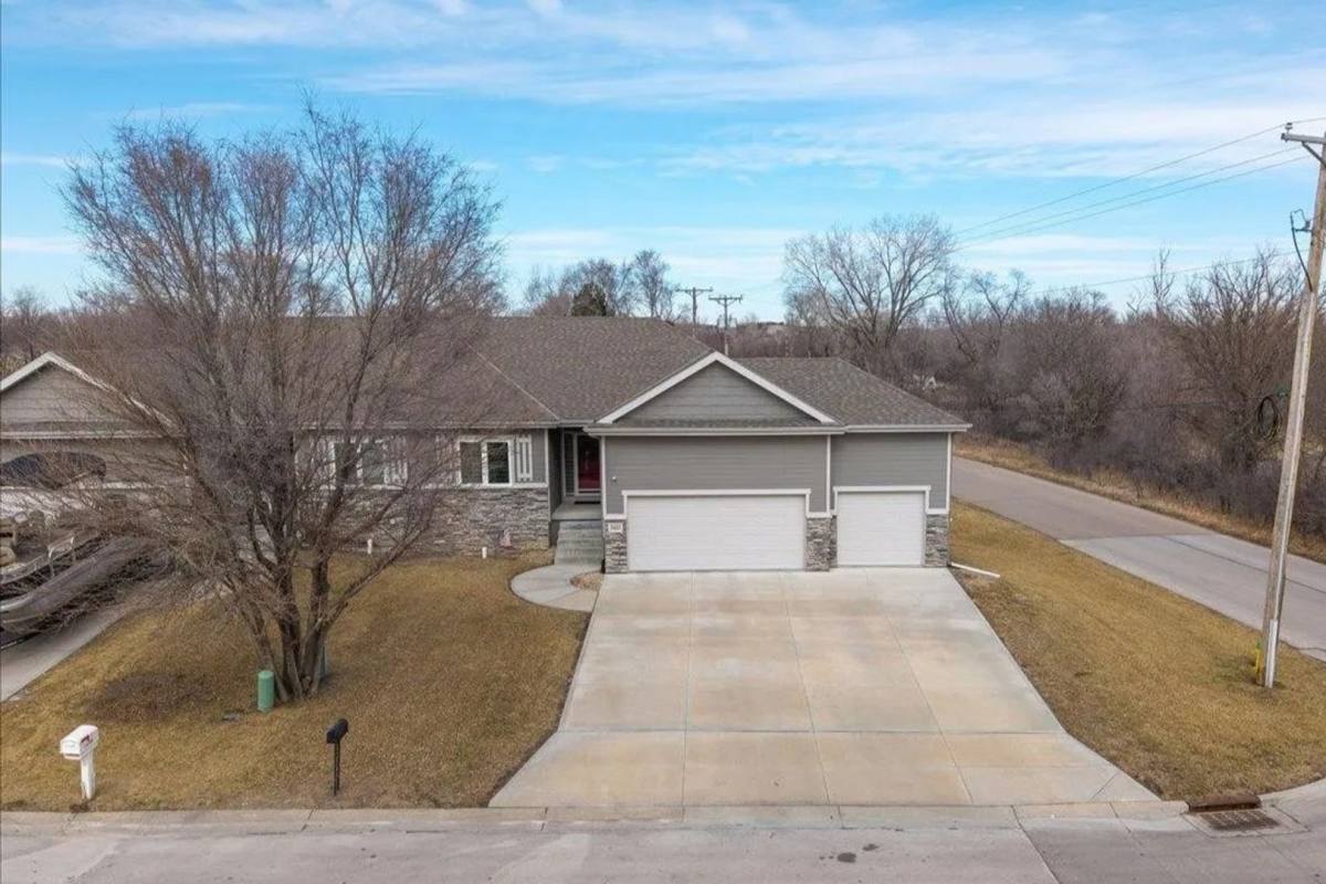House for rent at 2602 Fountain Circle, Plattsmouth, NE 68048