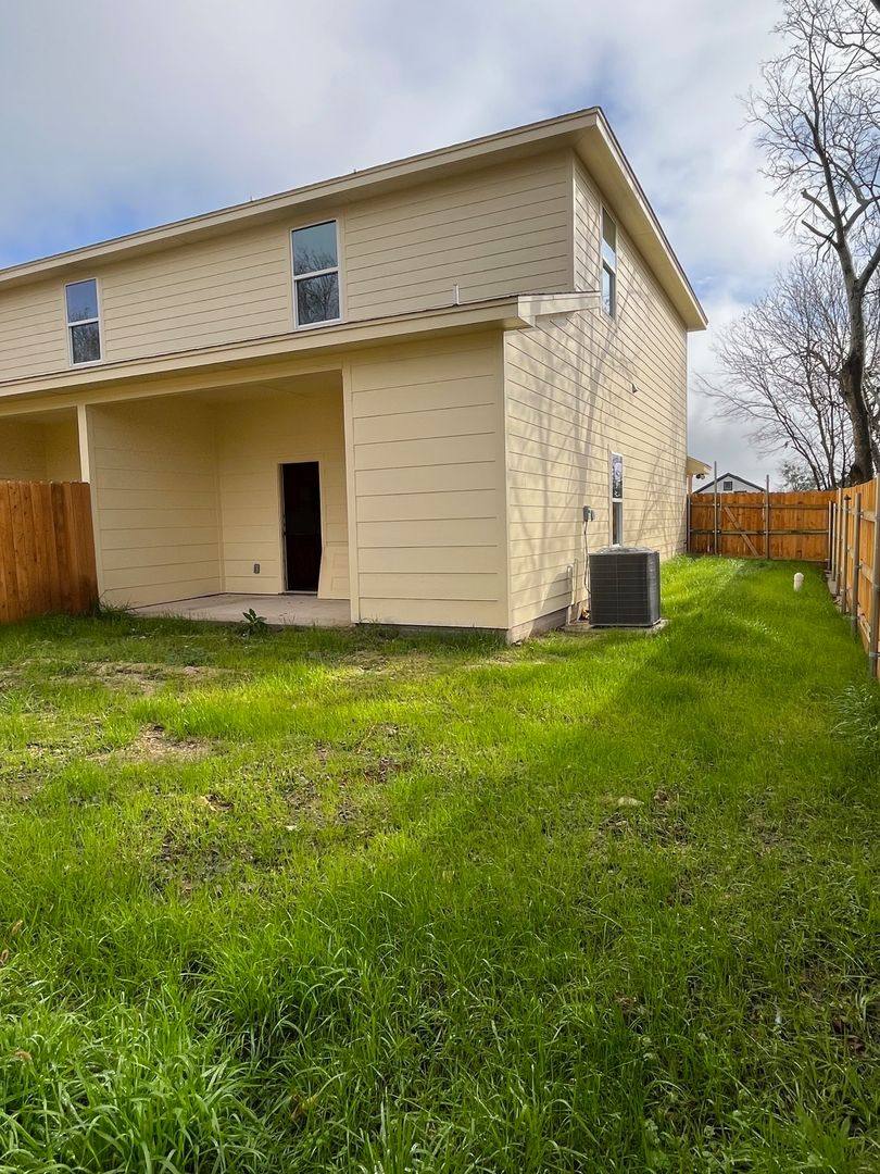 Apartment for rent at 213 W Dunn Ave, Killeen, TX 76541