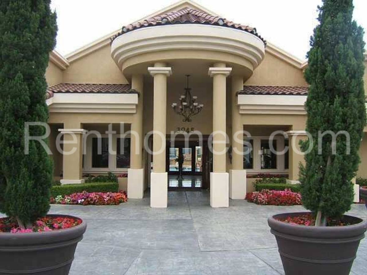 Condo for rent at 3937 Nobel Dr, San Diego, CA 92122
