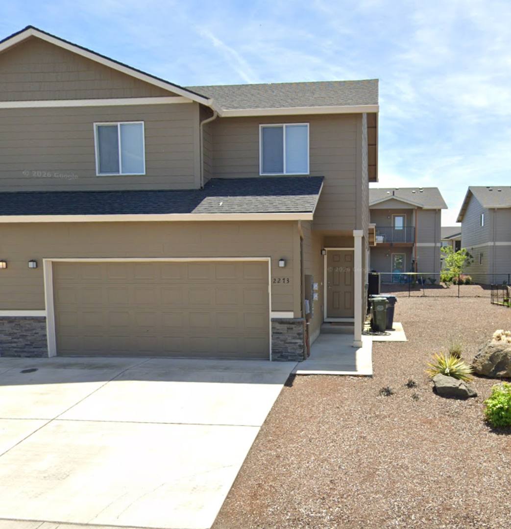Apartment for rent at 2271 2273 W, Junction City, OR 97448