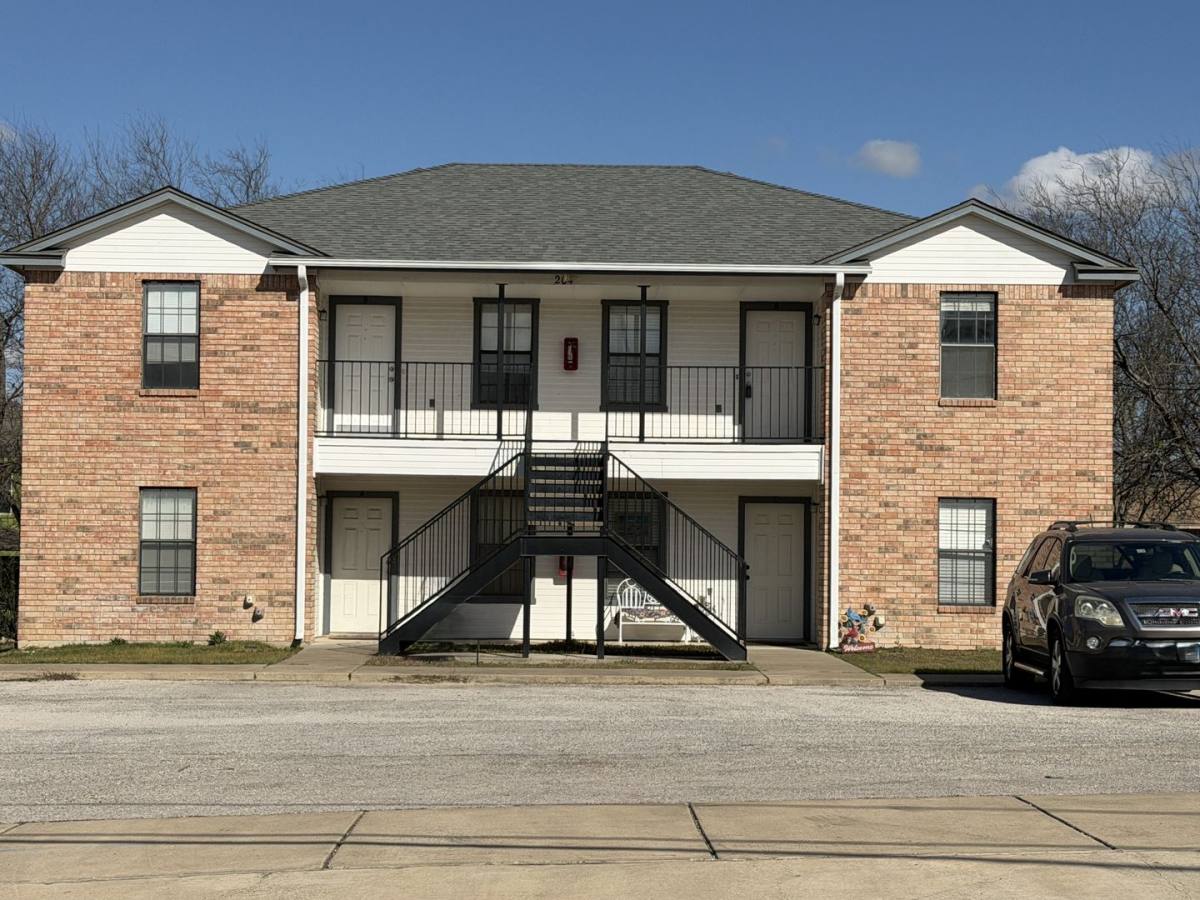 Apartment for rent at 204 W Truman Ave, Copperas Cove, TX 76522