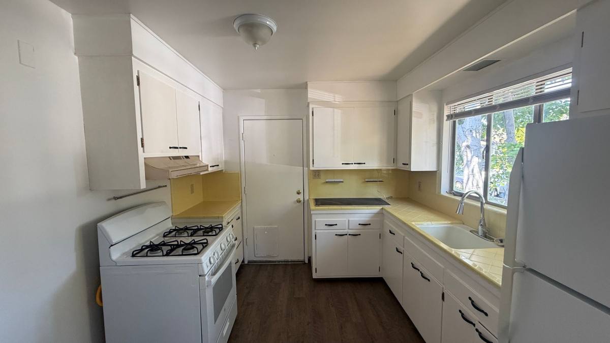Apartment for rent at 529 Callan Ave, San Leandro, CA 94577