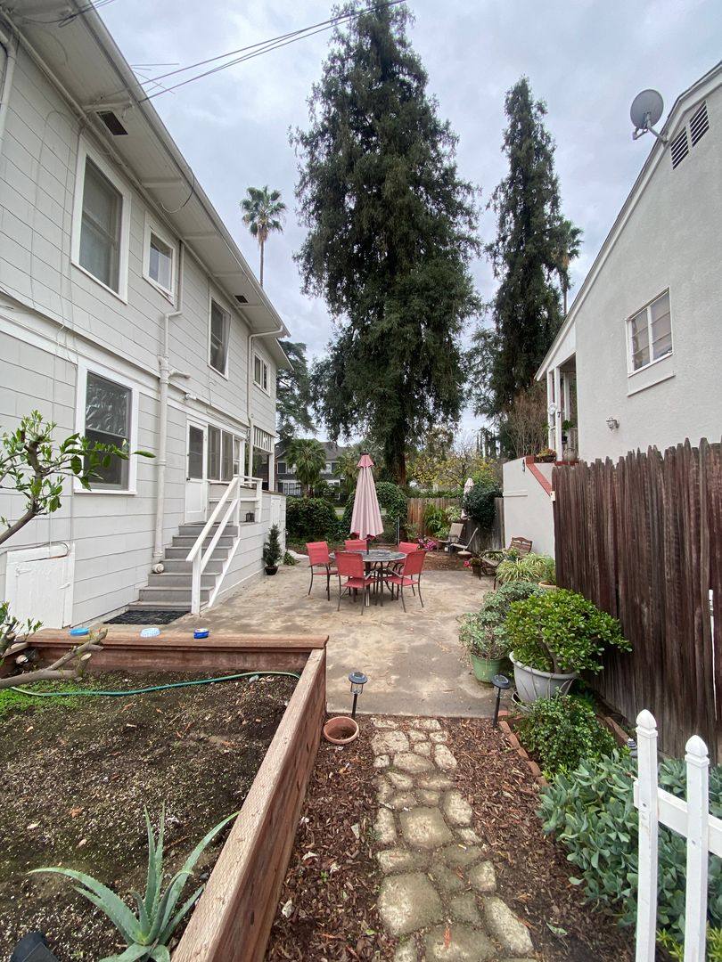 Apartment for rent at 24 Grant St, Redlands, CA 92373