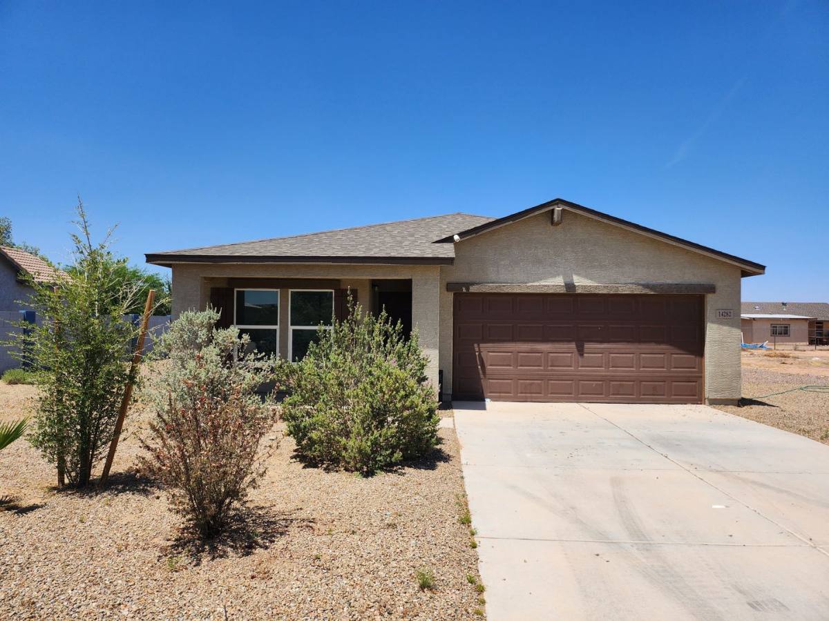 House for rent at 14282 S Vera Cruz Rd, Arizona City, AZ 85123
