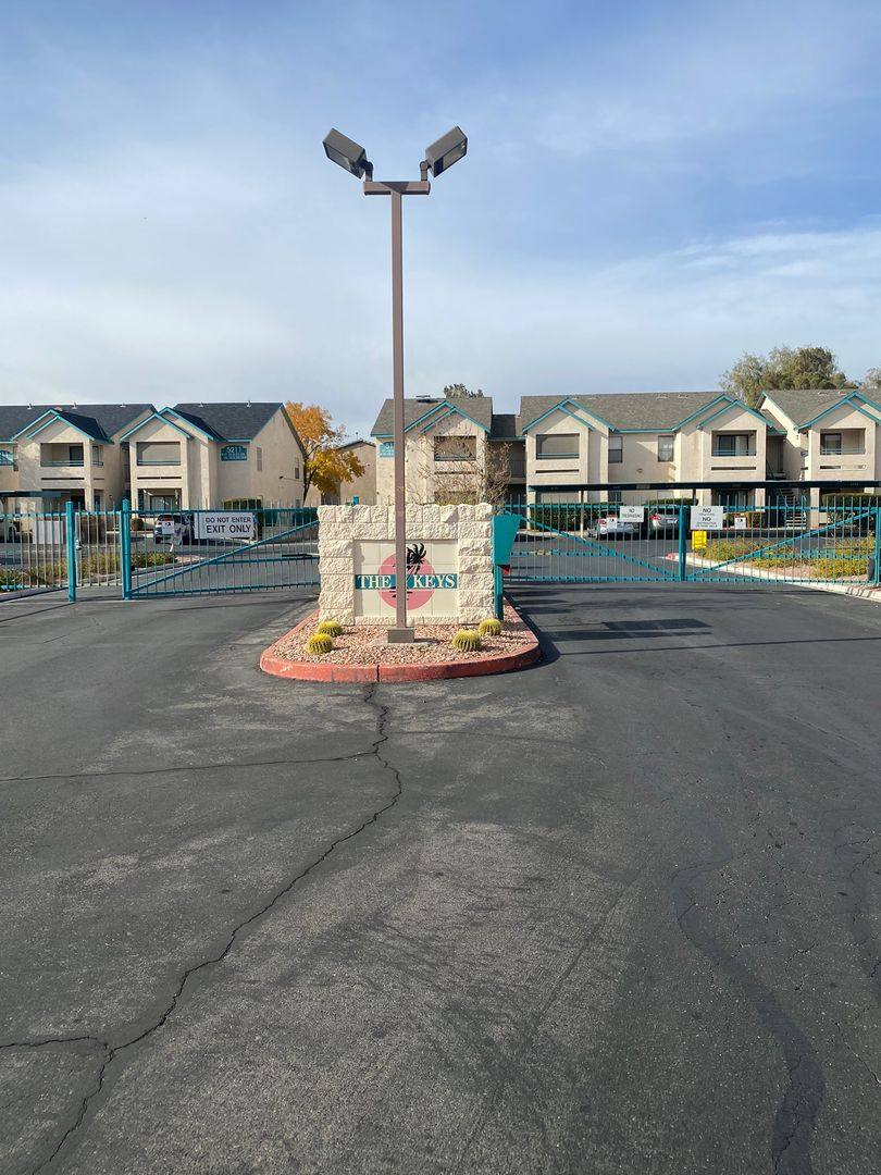 Apartment for rent at 5271 Lindell Rd, Las Vegas, NV 89118